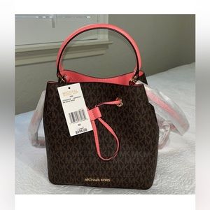 COPY - NWT Michael Kors Suri Medium Bucket Messenger Brown Pink with MK Wristle…